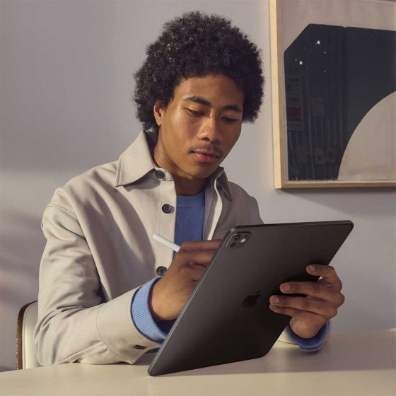 Apple iPad Pro 13-inch  Space Black M4 chip